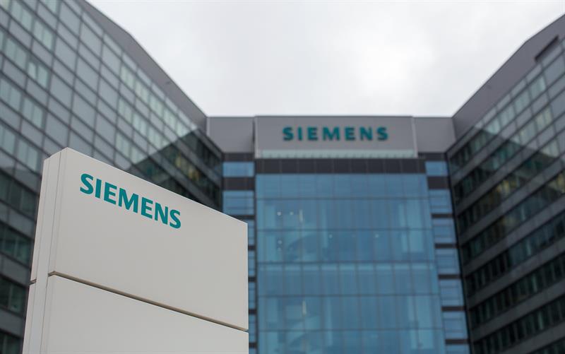  Î— Siemens Ï…Ï€ÎµÏÎ±ÏƒÏ€Î¯Î¶ÎµÏ„Î±Î¹ Ï„Î¹Ï‚ Ï€ÎµÏÎ¹ÎºÎ¿Ï€Î­Ï‚ Î³Î¹Î± Ï„Î·Î½ Î±Î½Î¬Î³ÎºÎ· Î½Î± Ï€Î±ÏÎ±Î¼ÎµÎ¯Î½ÎµÎ¹ Î±Î½Ï„Î±Î³Ï‰Î½Î¹ÏƒÏ„Î¹ÎºÎ®